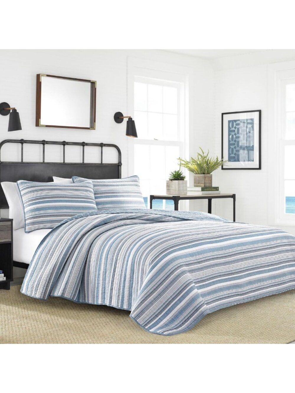 Lightweight Queen Quilt Set with Shams - Cozy Bedding for Year-Round Comfort